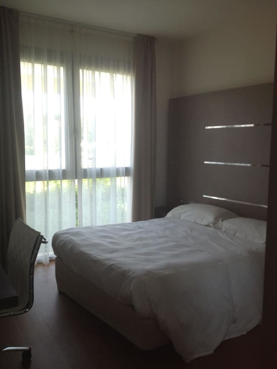 Schlafzimmer Pisa Tower Plaza