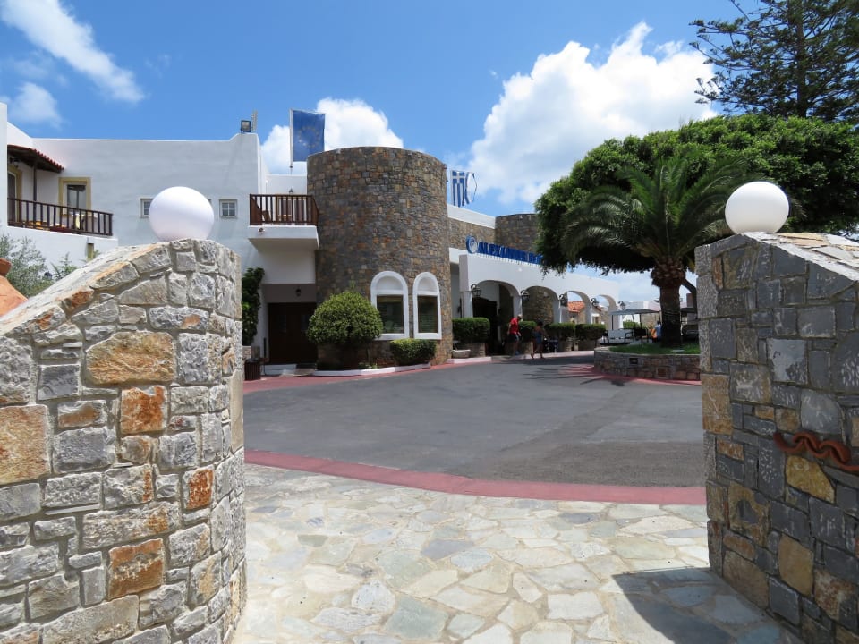 Außenansicht Alexander Beach Hotel & Village Resort