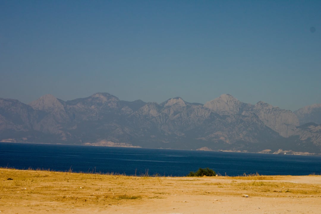 Спустились от отеля к морю Prima Hotel