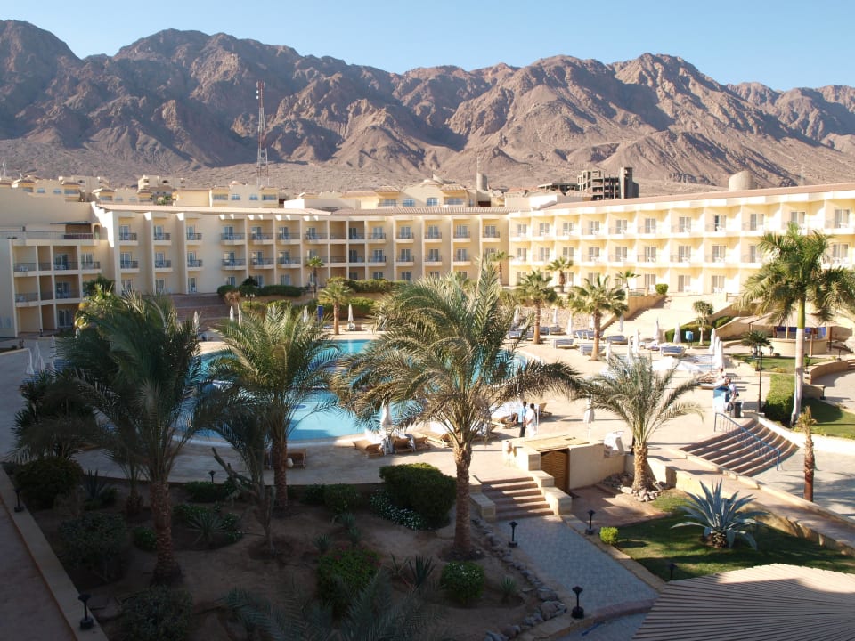 Większy basen La Playa Beach Resort Taba
