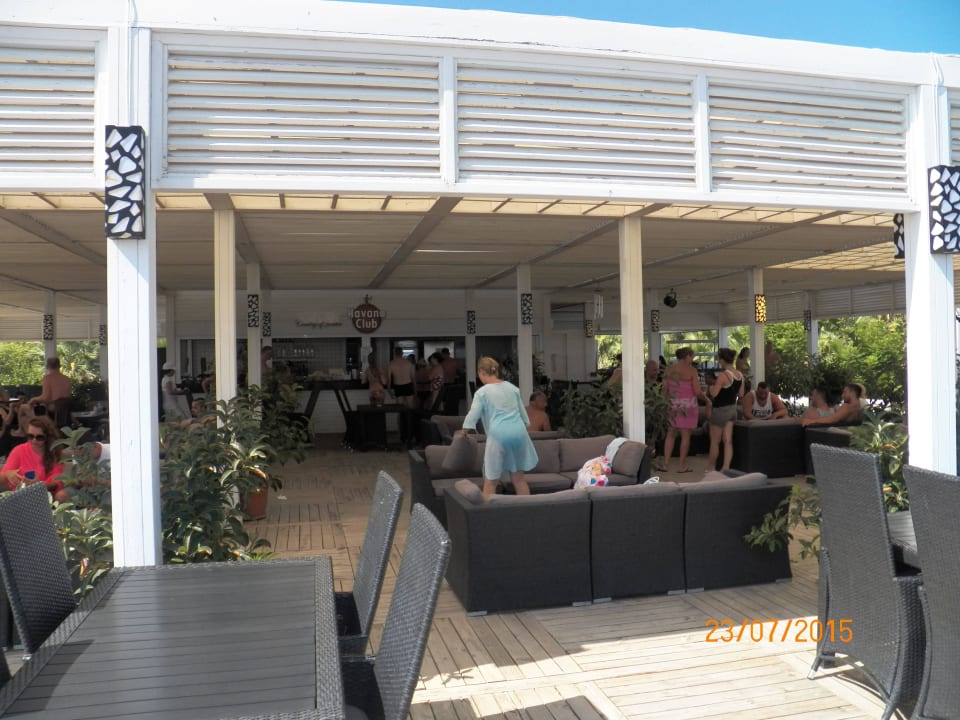 Bar przy plaży VONRESORT Golden Coast