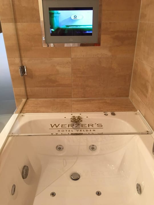 Entspannt Fernsehen im Whirlpool Seehotel Süd