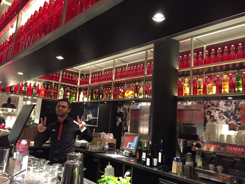 Bar citizenM hotel Paris Charles de Gaulle Airpor