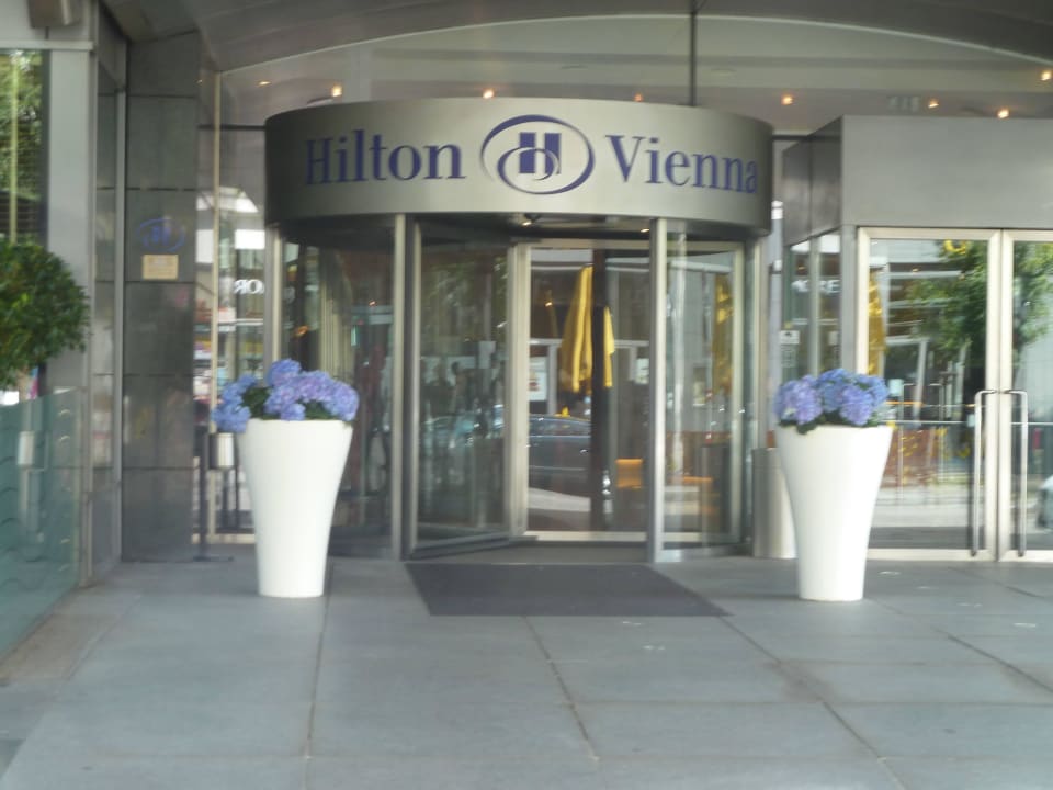 Eingang Hilton Vienna Park