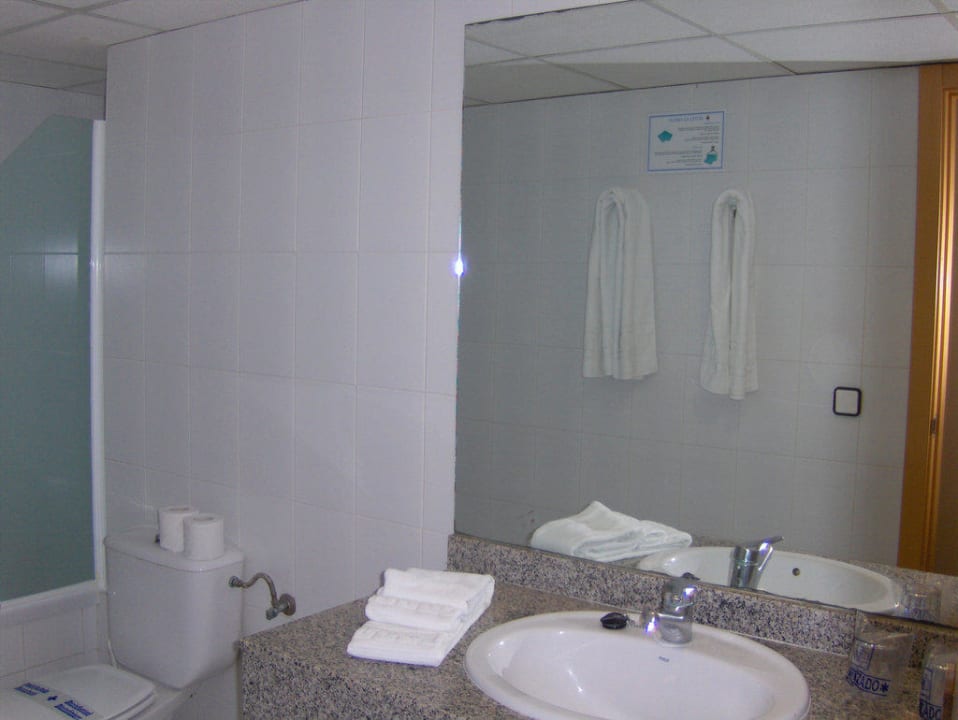 Badezimmer- Waschplatz Sandos El Greco Beach Hotel 16+