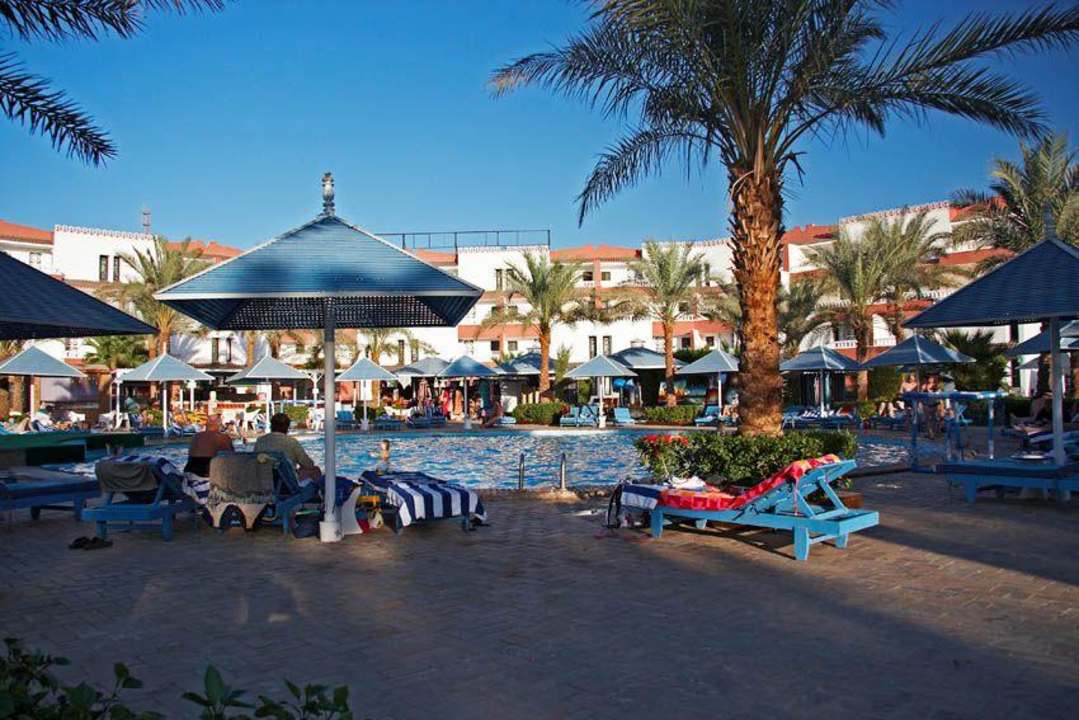 Pool vor dem Haupthaus Albatros Sharm Resort