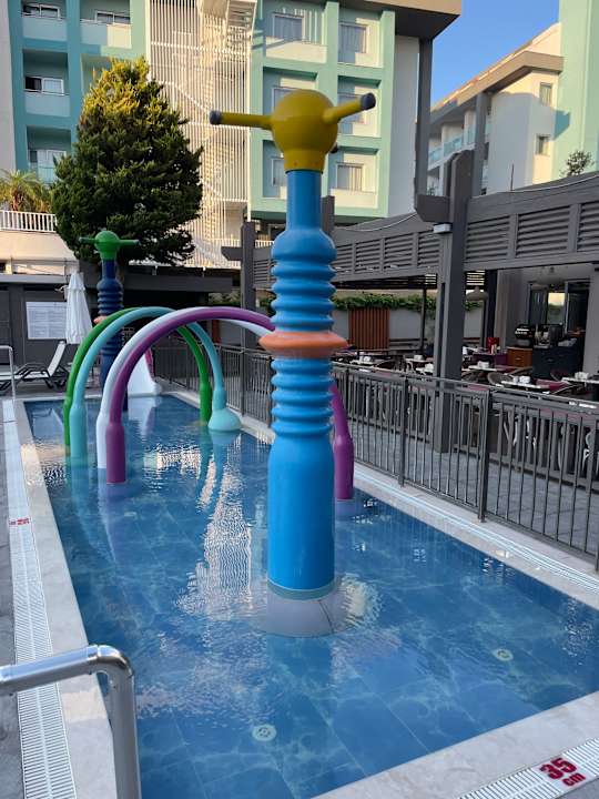 Pool Side Story Resort & Spa