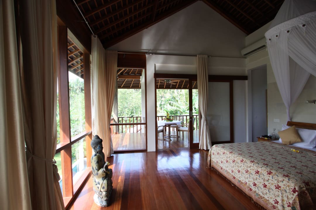Rumah Isah - Master-Schlafraum Nusa Indah Bungalows & Villa