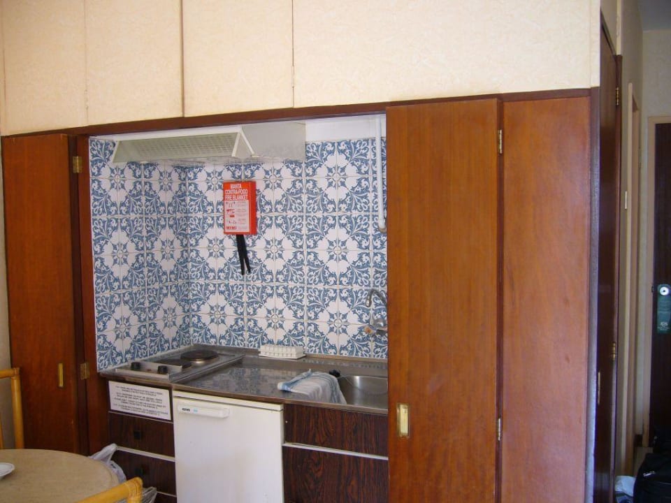 Küchenzeile im Zimmer Hotel Dom Pedro Garajau