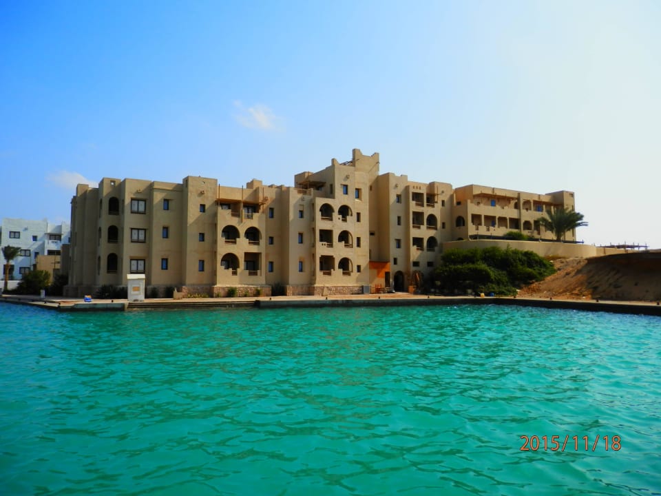 Hotel von Osten gesehen Marina Lodge At Port Ghalib