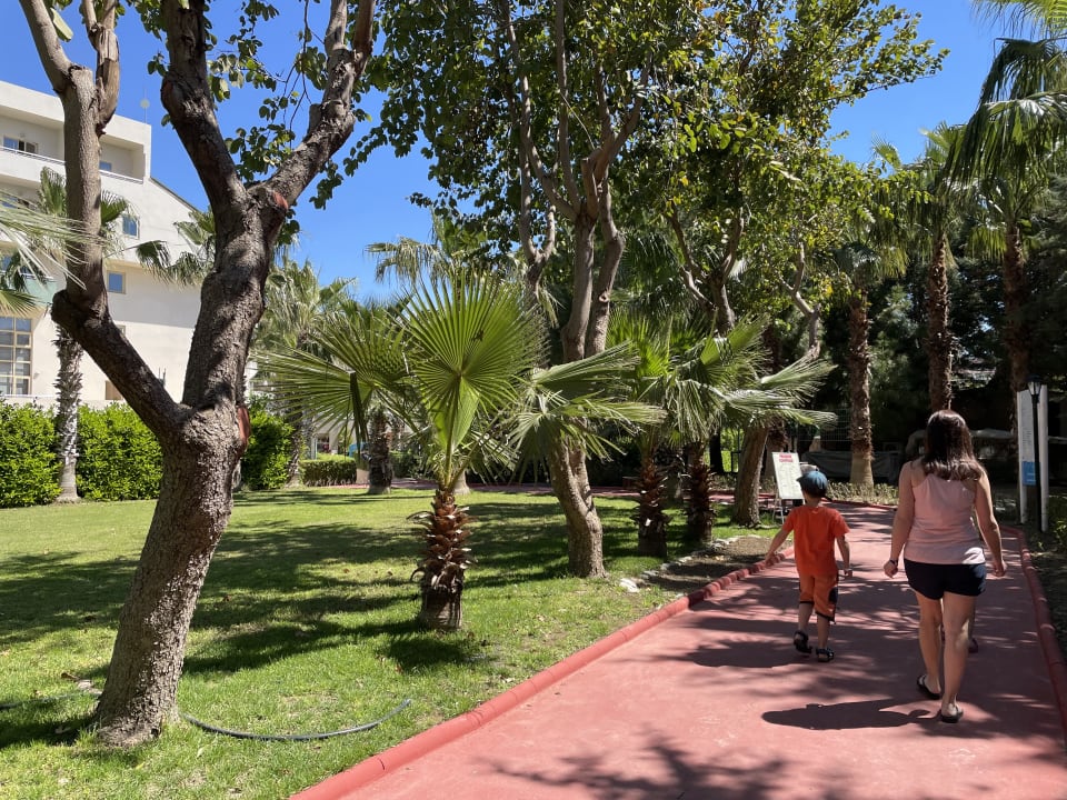 Gartenanlage Side Breeze Hotel