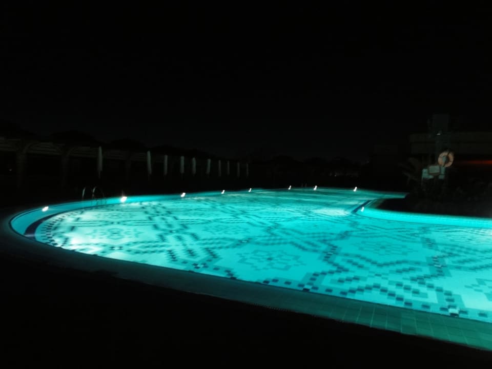 Bei Nacht.... Ali Bey Club