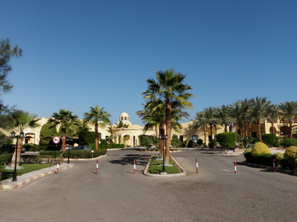 Einfahrt zum Hotel Jaz Solaya