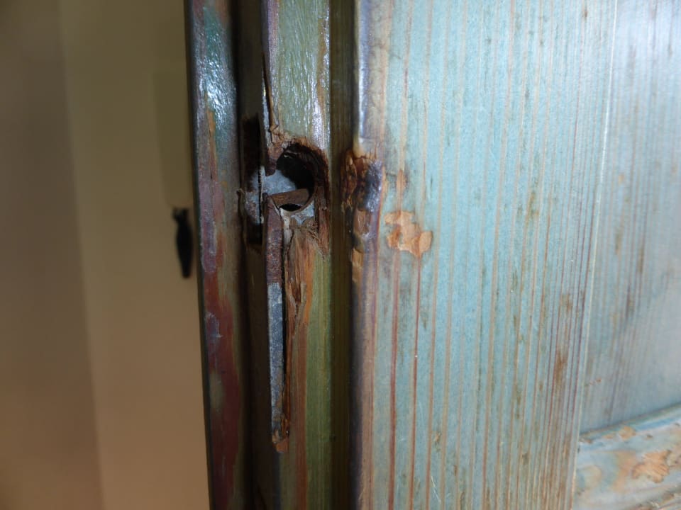 Kaputte Eingangstür Sardafit Nr. 555a - Surfer's Traumhaus an zwei Sandstränden