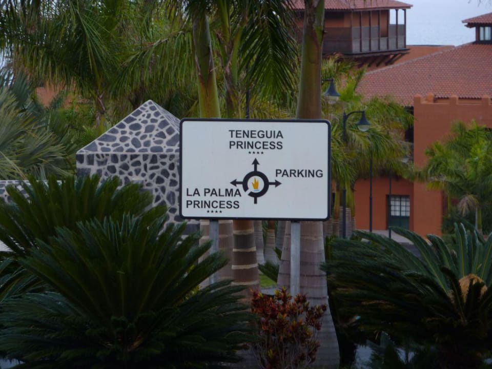 Zufahrt zum Hotel La Palma Princess
