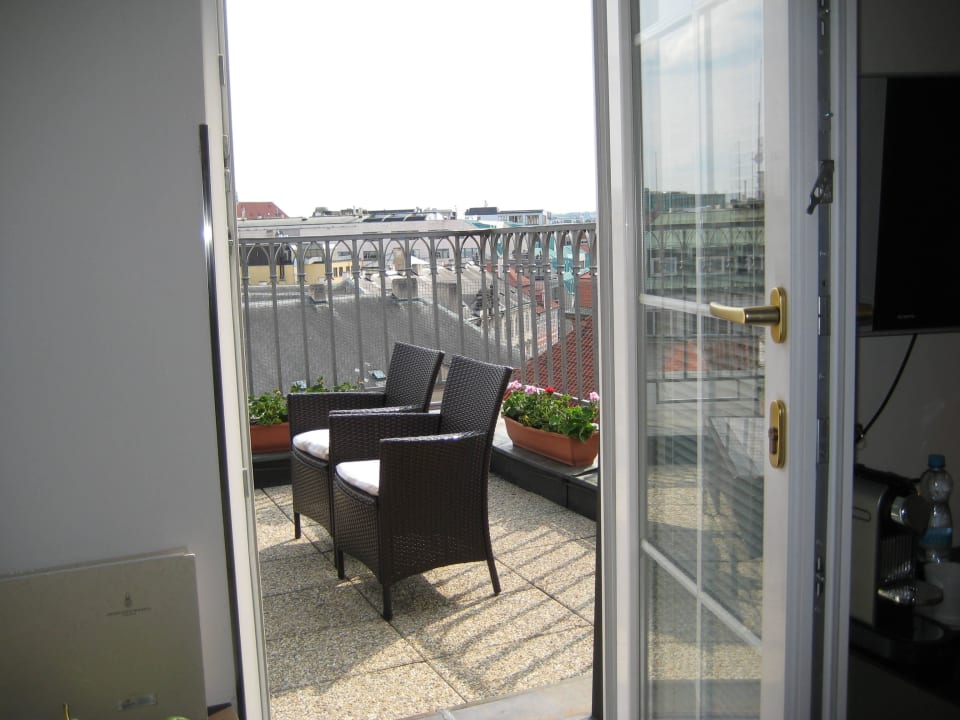 Blick auf Terrasse Executive Zimmer 711 Grand Hotel Bohemia