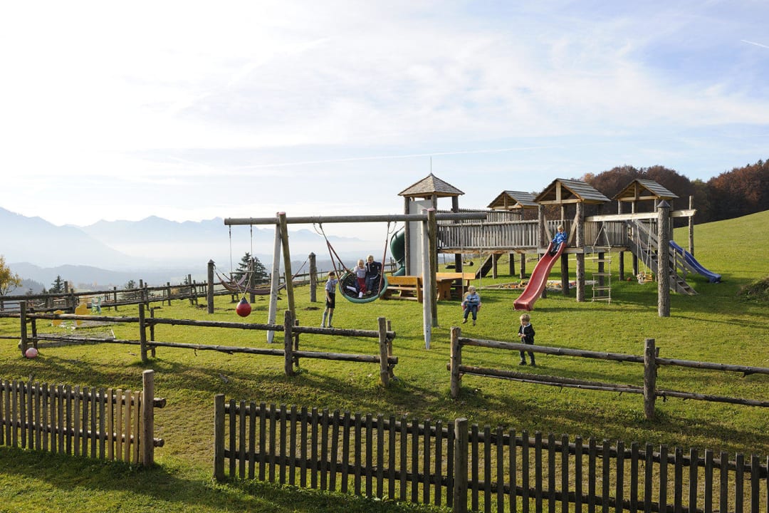 Kinderspielplatz mit Bergpanorama Daxlberger Hof Daxlberger Hof
