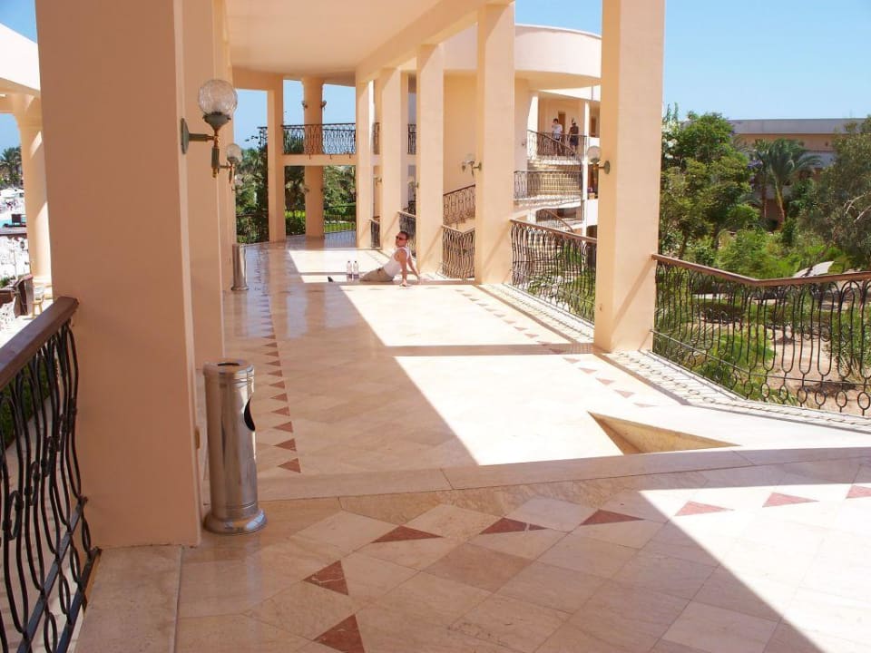 Weg von Lobby zum Zimmer LABRANDA Royal Makadi
