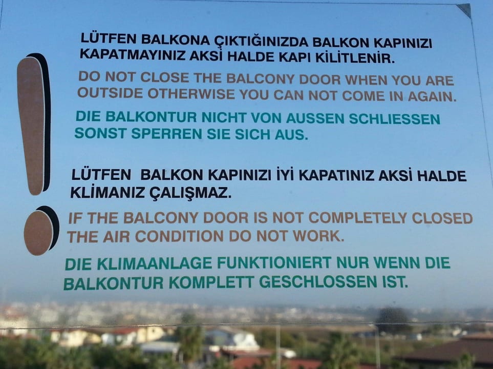 Aufkleber auf der Balkontür beachten wichtig!! Sunis Kumköy Beach Resort Hotel & Spa