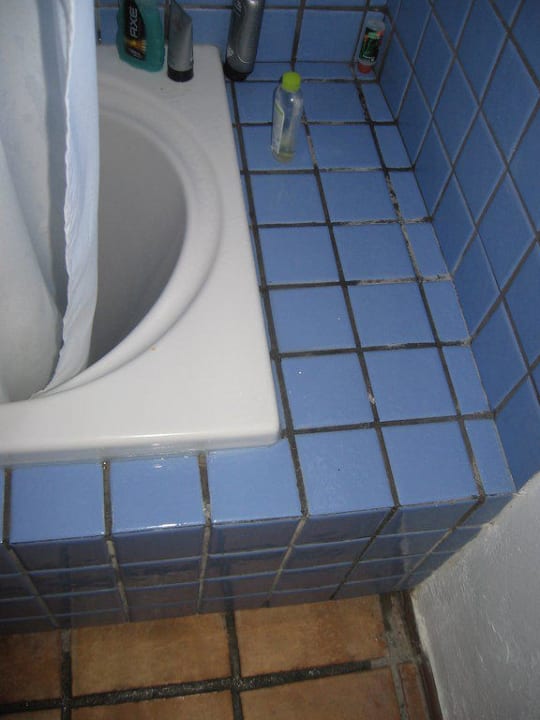 Unpraktische Wannenkonstruktion im Bad Hotel Miramare Park