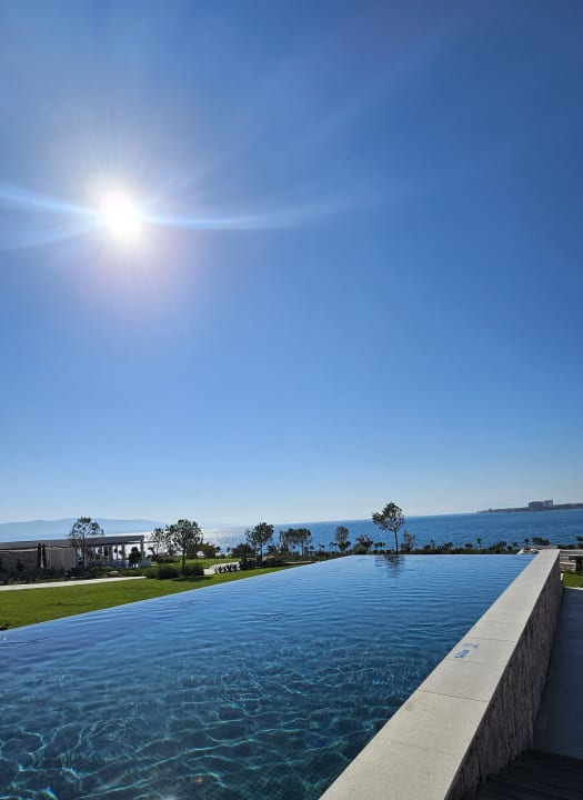 Pool Anda Barut Collection