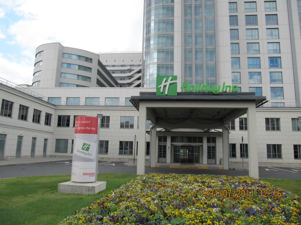 ЦентральныйВход Holiday Inn St. Petersburg-Moskovskye Vorota