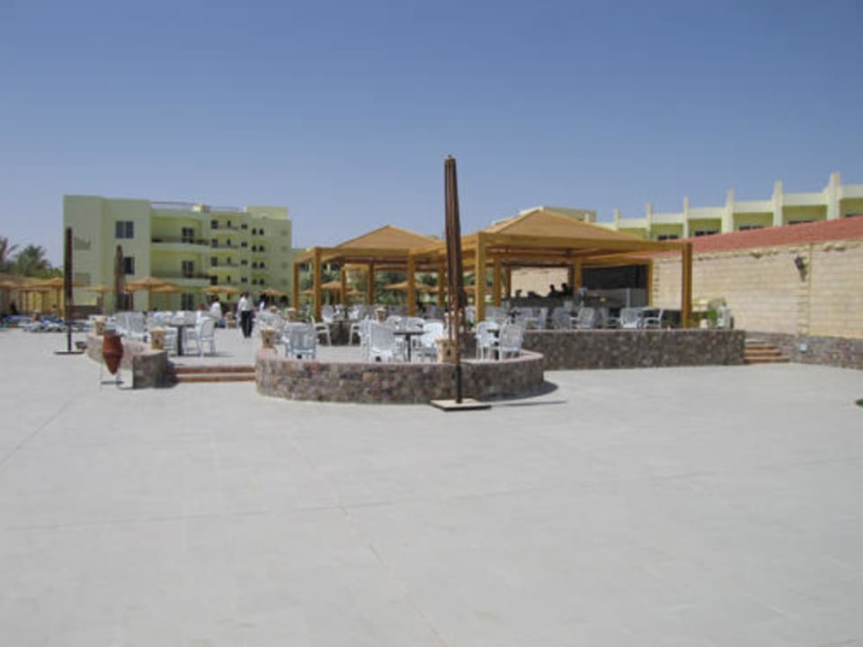 Die neue Poolanlage mit Poolbar Palm Beach Resort