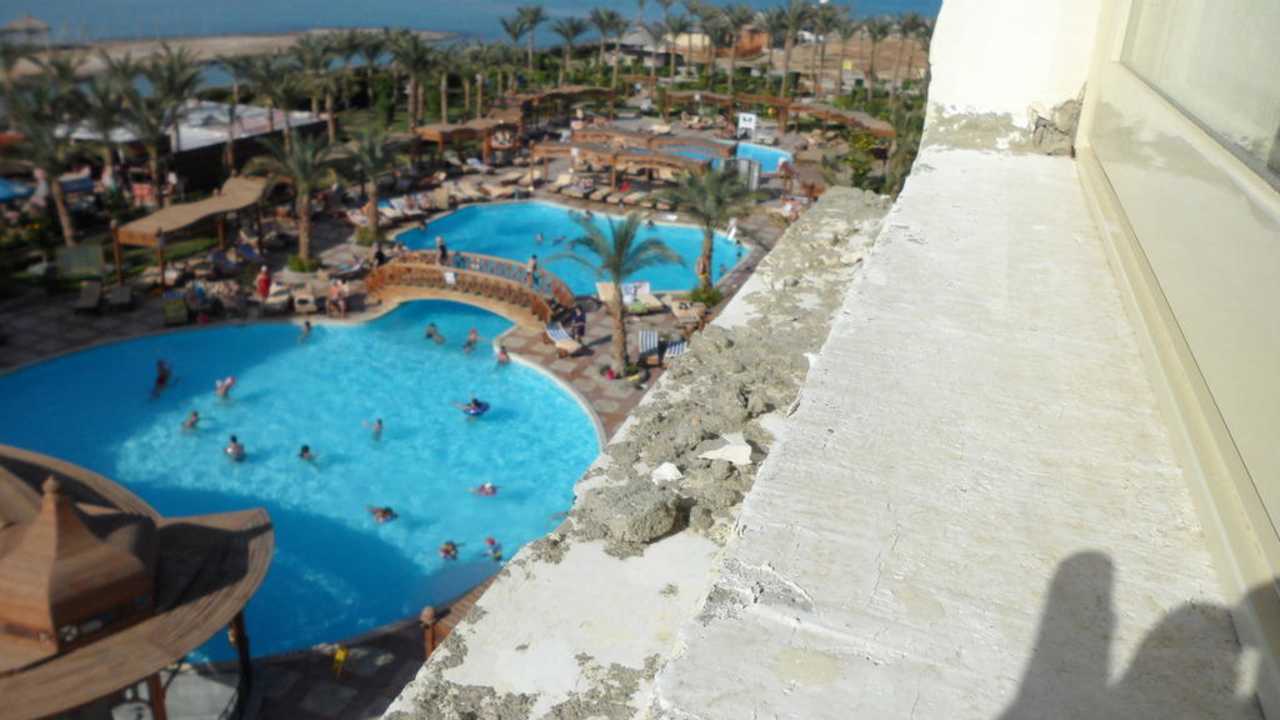 Pool von oben und Baumängel Riviera Aqua Park Resort