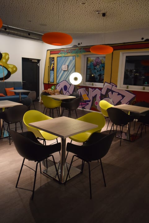 Gastro Holiday Inn - the niu, Hide Berlin Friedrichshain