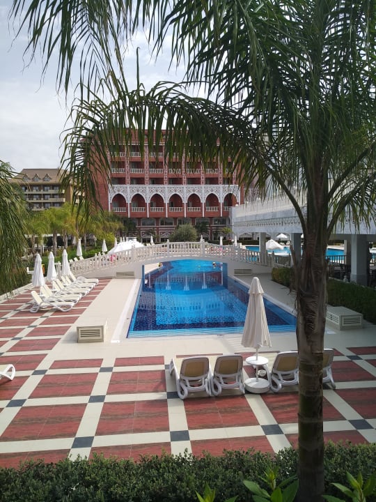 Außenansicht Royal Taj Mahal Hotel