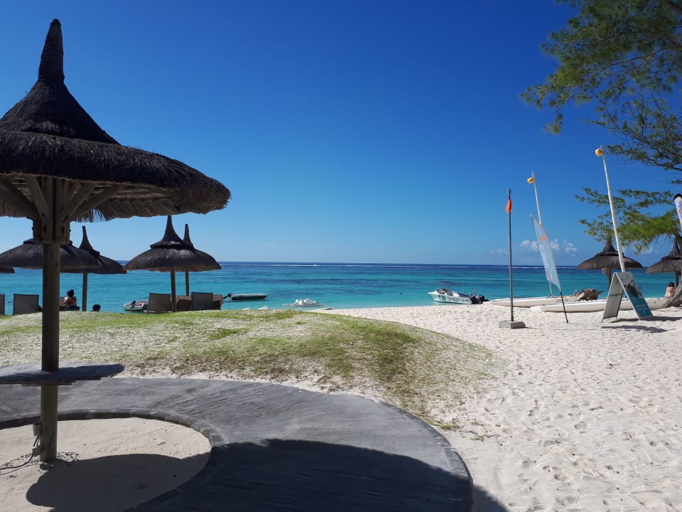 Strand Crystals Beach Resort Belle Mare, a member of Radisson Individuals