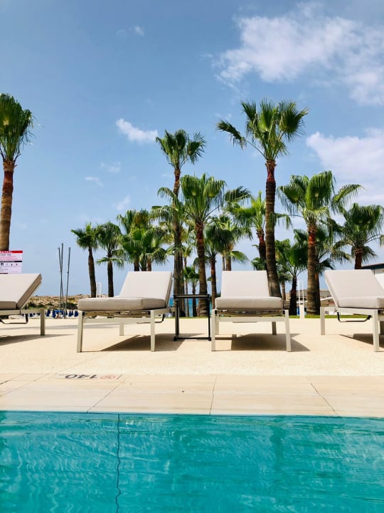 Pool Chrysomare Beach Hotel & Resort