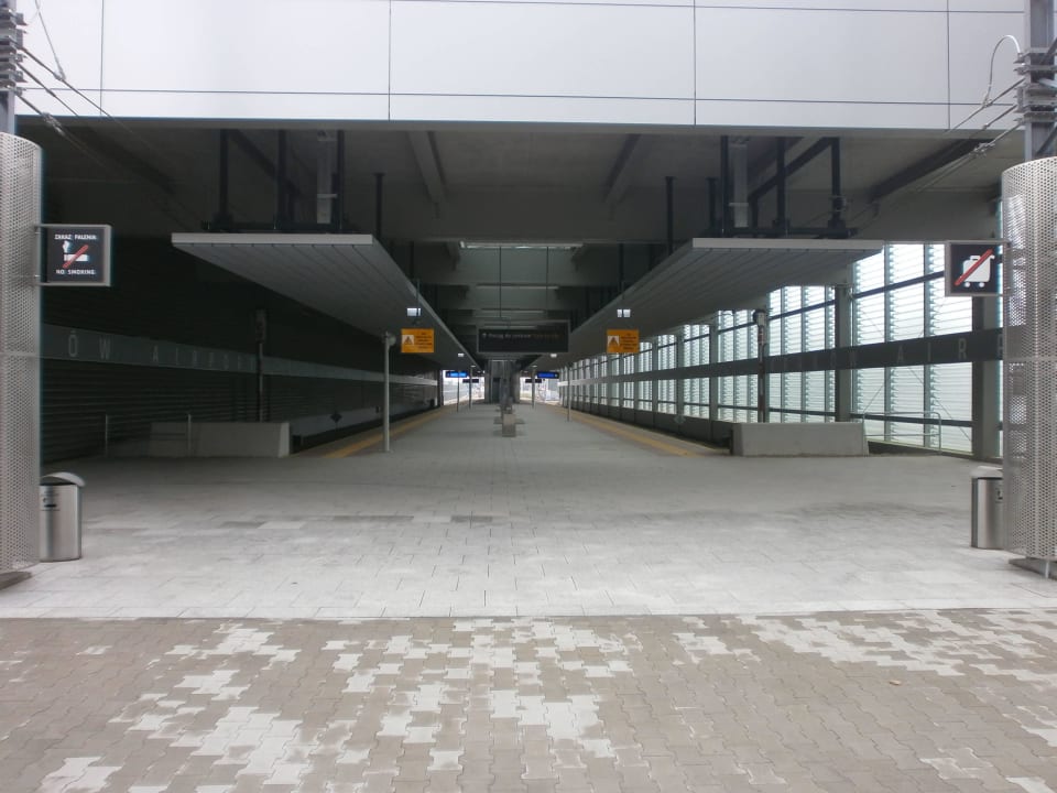 Der Bahnhof, in der nähe vom Hotel Hilton Garden Inn Krakow Airport