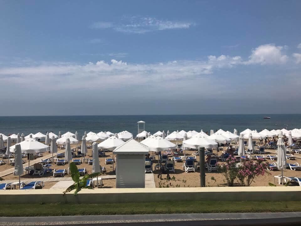 Strand Hotel Grand Side