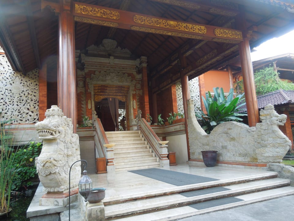 Der aufgang zur lobby Hotel Keraton Jimbaran Resort