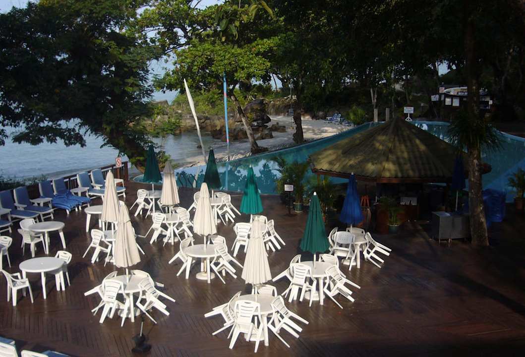 Poolanlage strandnah Hotel Sheraton Langkawi Beach Resort