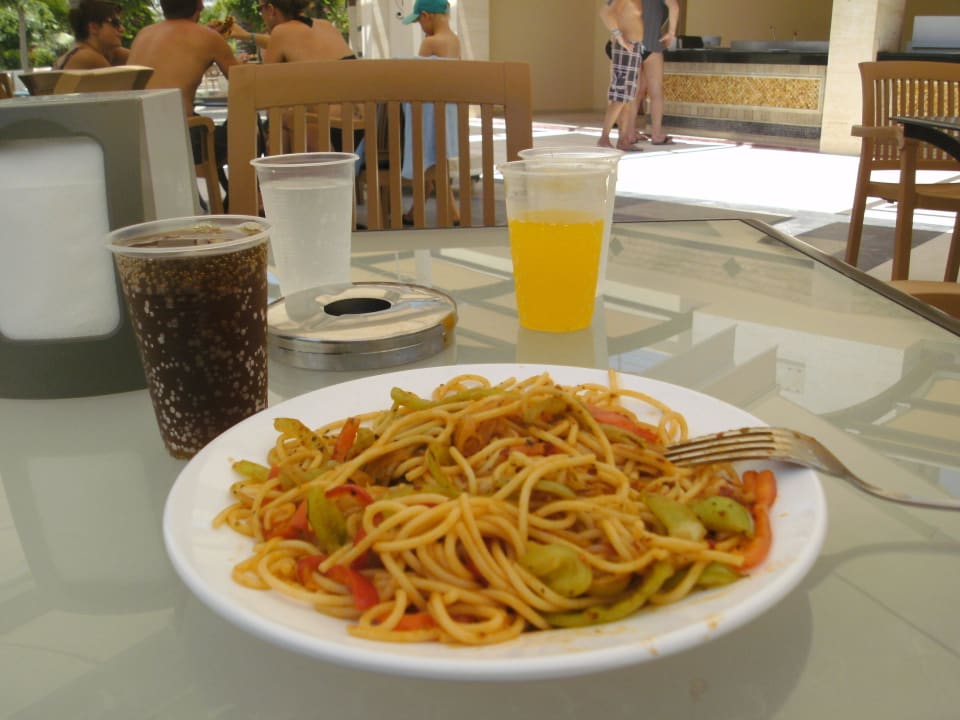 Beach Bar - Spagetthi mit Gemüse Saphir Resort & Spa