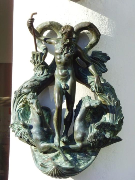 Figur am Eingangsbereich Aldiana Club Rocca Nettuno Calabria