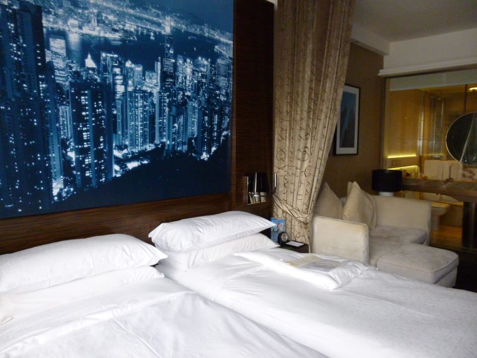 Zwei getrennte Betten im Doppelzimmer Hotel Harbour Grand Hong Kong