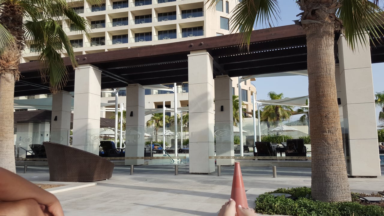 Pool Crowne Plaza Hotel Yas Island