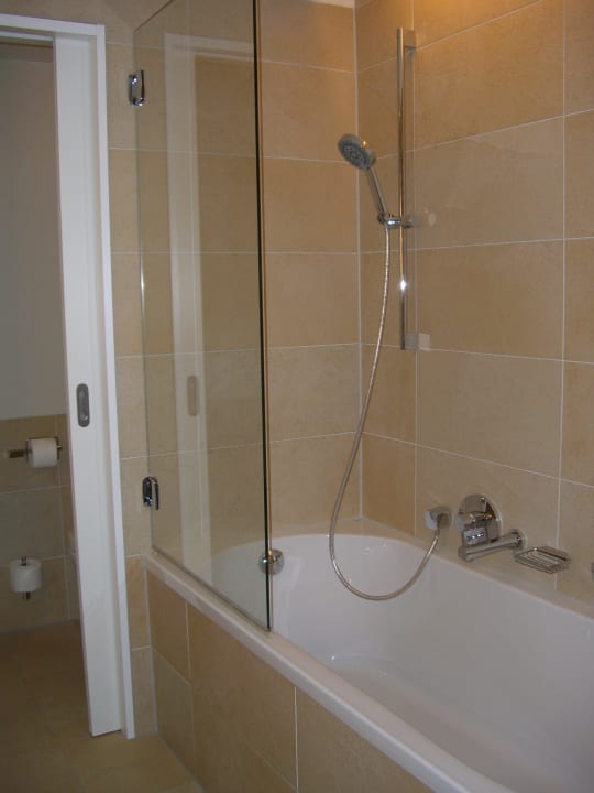 Großes Bad mit separater Toilette aja Bergresort Werfenweng