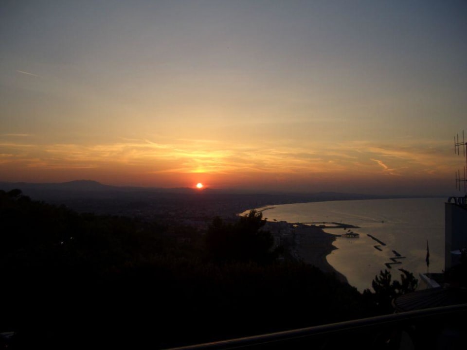 Sonnenuntergang Hotel Sans Souci
