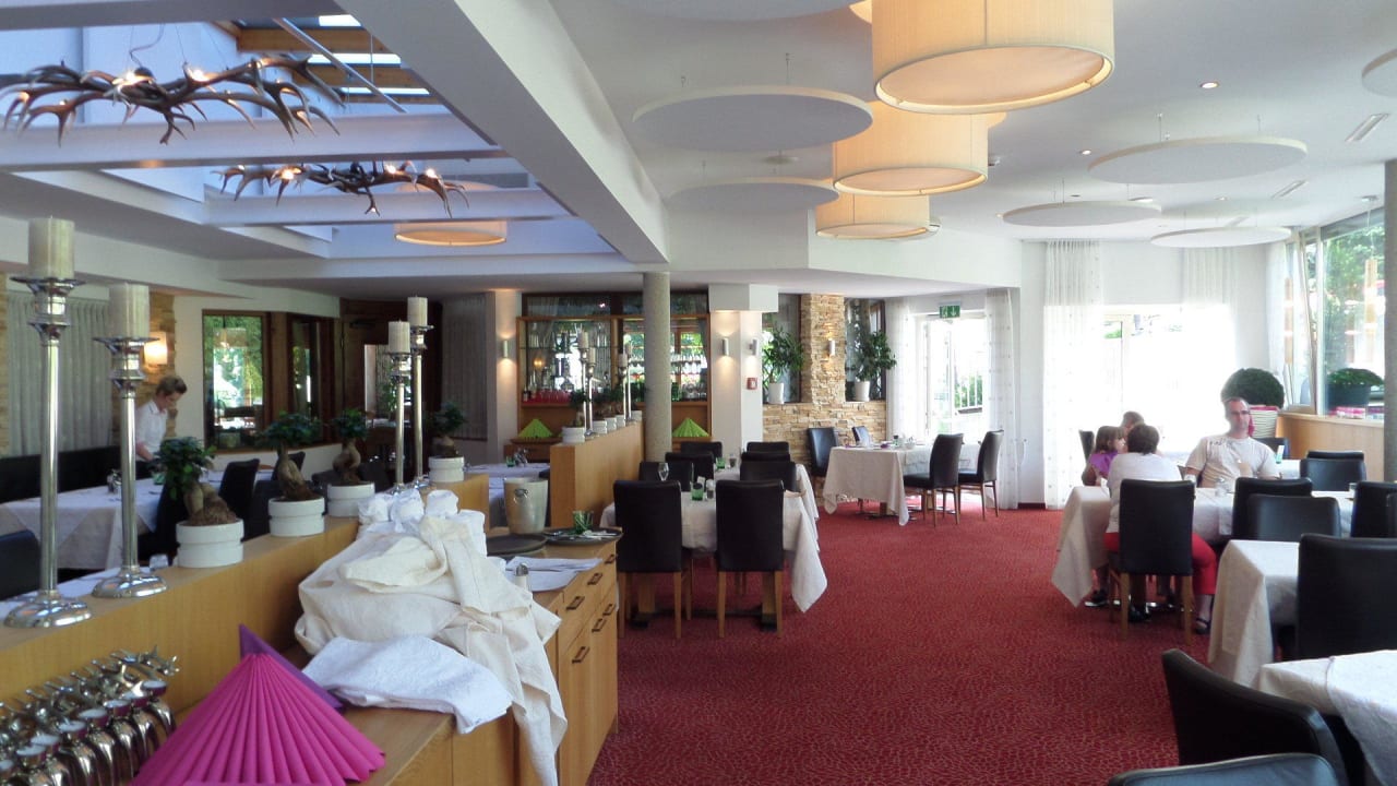 FS-Restaurant im Altbau / moderner Teil Mia Alpina . Zillertal Family Retreat