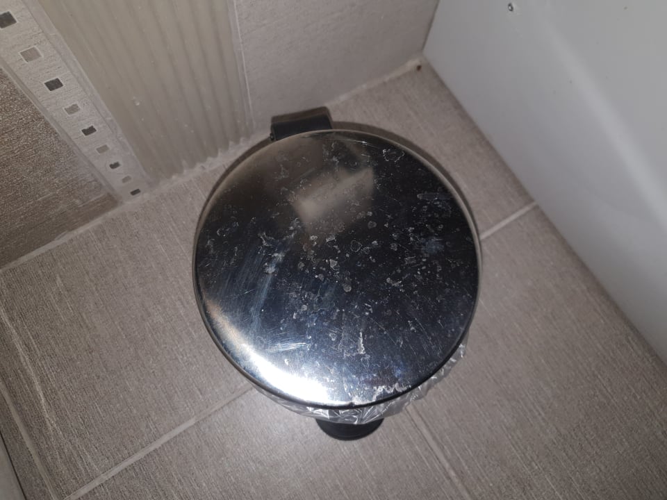 Zimmer Kamelya Aishen Club