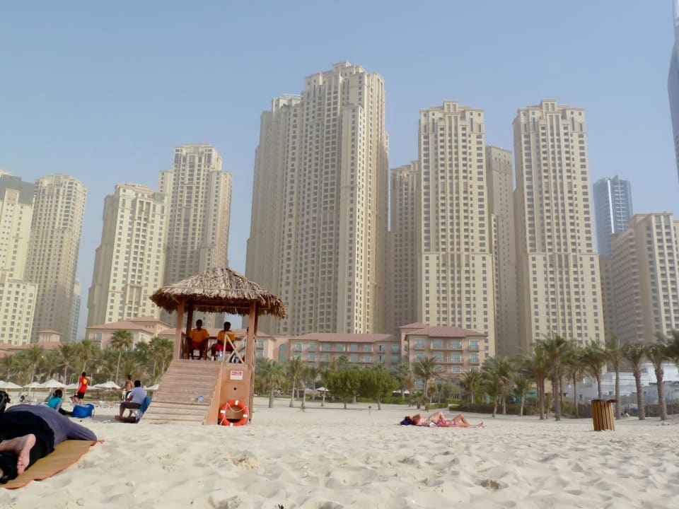 Die Security passt sogar in der Nacht auf! The Ritz-Carlton, Dubai