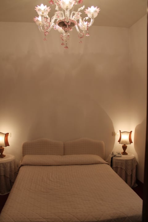 Zimmer - mit romantischer Beleuchtung  Hotel Columbia