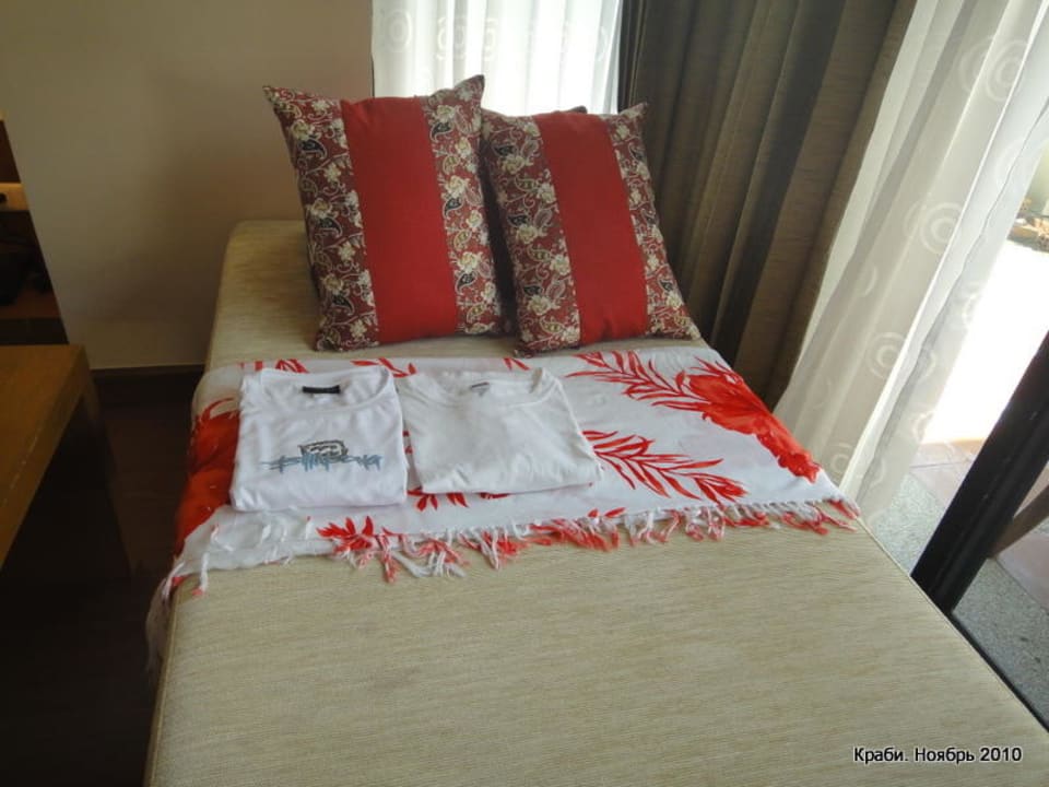 Диван Avani Ao Nang Cliff Krabi Resort