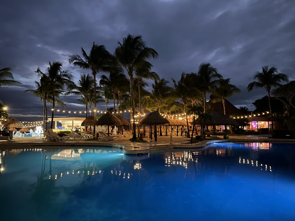Pool Iberostar Waves Quetzal