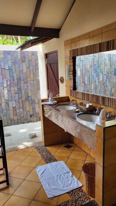 Zimmer Filitheyo Island Resort