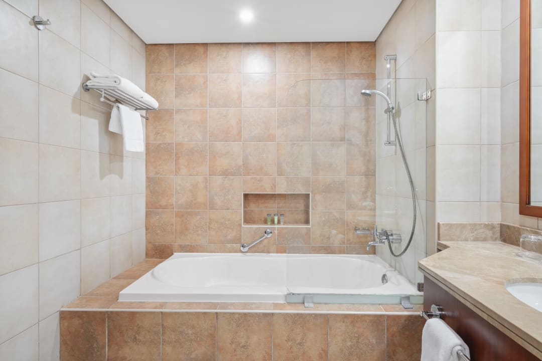 Zimmer Blue Beach Tower The Walk JBR